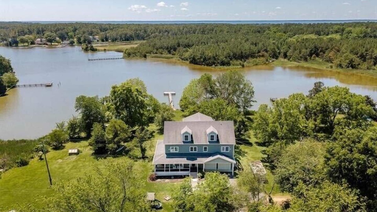 Point Lookout House | Spacious Gorgeous Waterfront Home With Sunset View