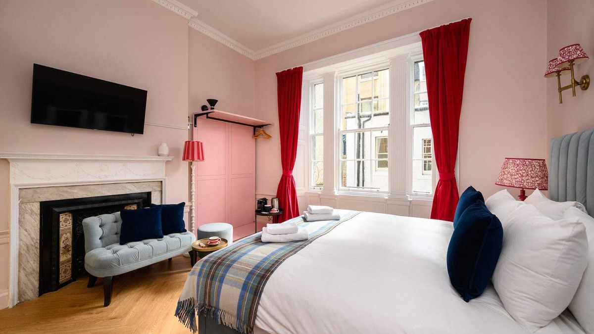 New Town House | Spacious Ground Floor Super King
