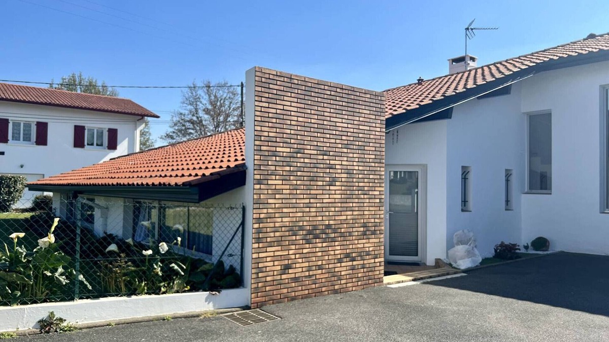 Cambo-les-Bains Apartment | Spacious Ground Floor Apartment in Cambo-les-Bains with Garden, BBQ, and Parking