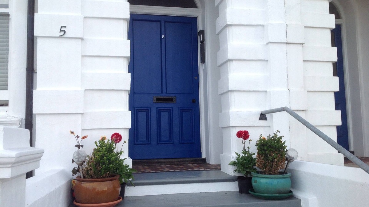 Bexhill-on-Sea Apartment | Spacious ground-floor flat, sea view, close to town, one bedroom, two-night min