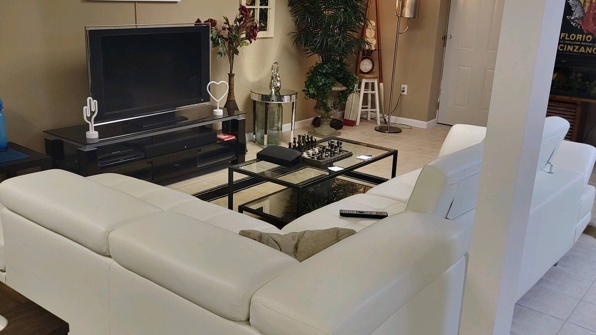 Hampton Bays Apartment | Spacious Hamptons Apartment.nn- New Pool House Available See Listing ID- 2719927