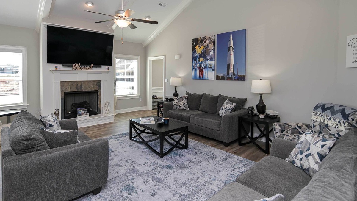 Hazel Green House | Spacious Hazel Green Home w/Fireplace, Yard!