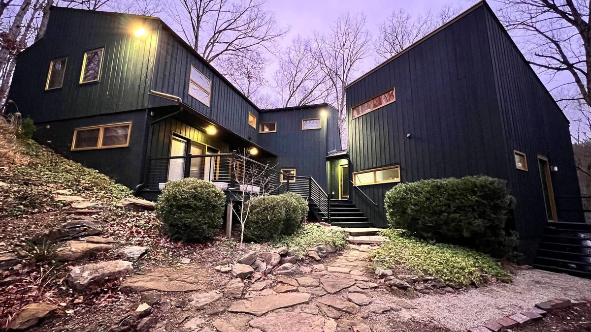 Athens House | Spacious Hidden Gem in Athens OH