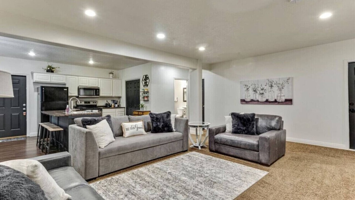 Orchard North Condo | Spacious Hillside Haven | Massage | Patio