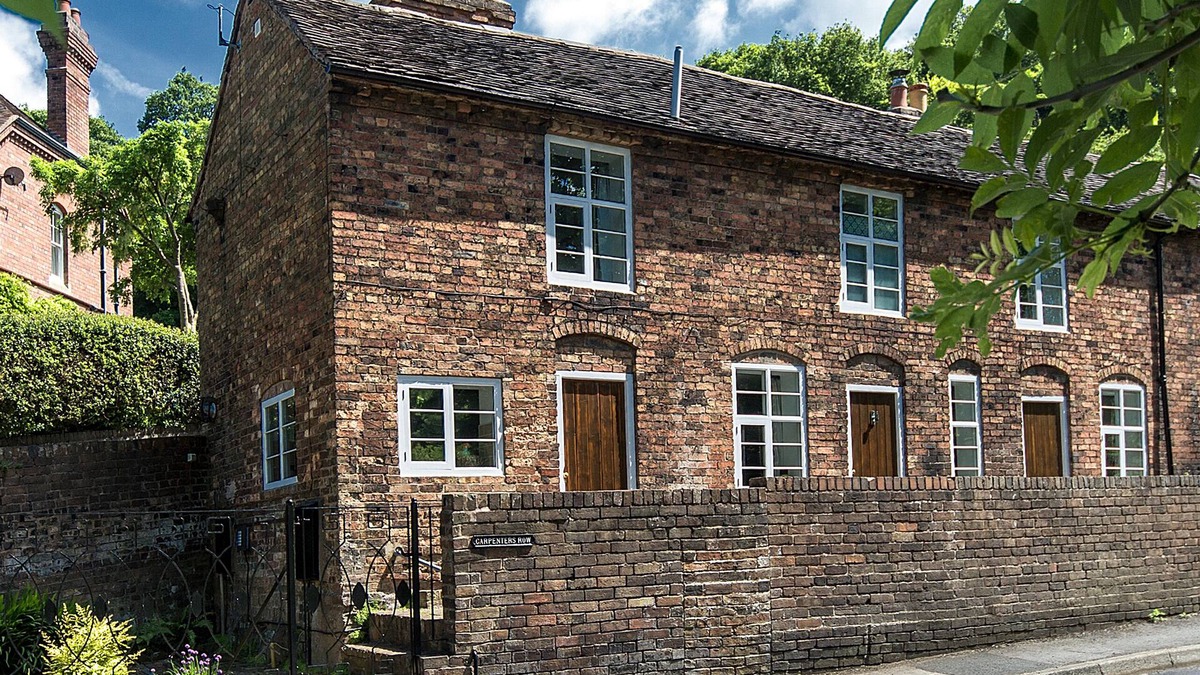Coalbrookdale Cottage | Spacious Historic Cottage 2 Bathrooms, Ironbridge Museums, Family-friendly