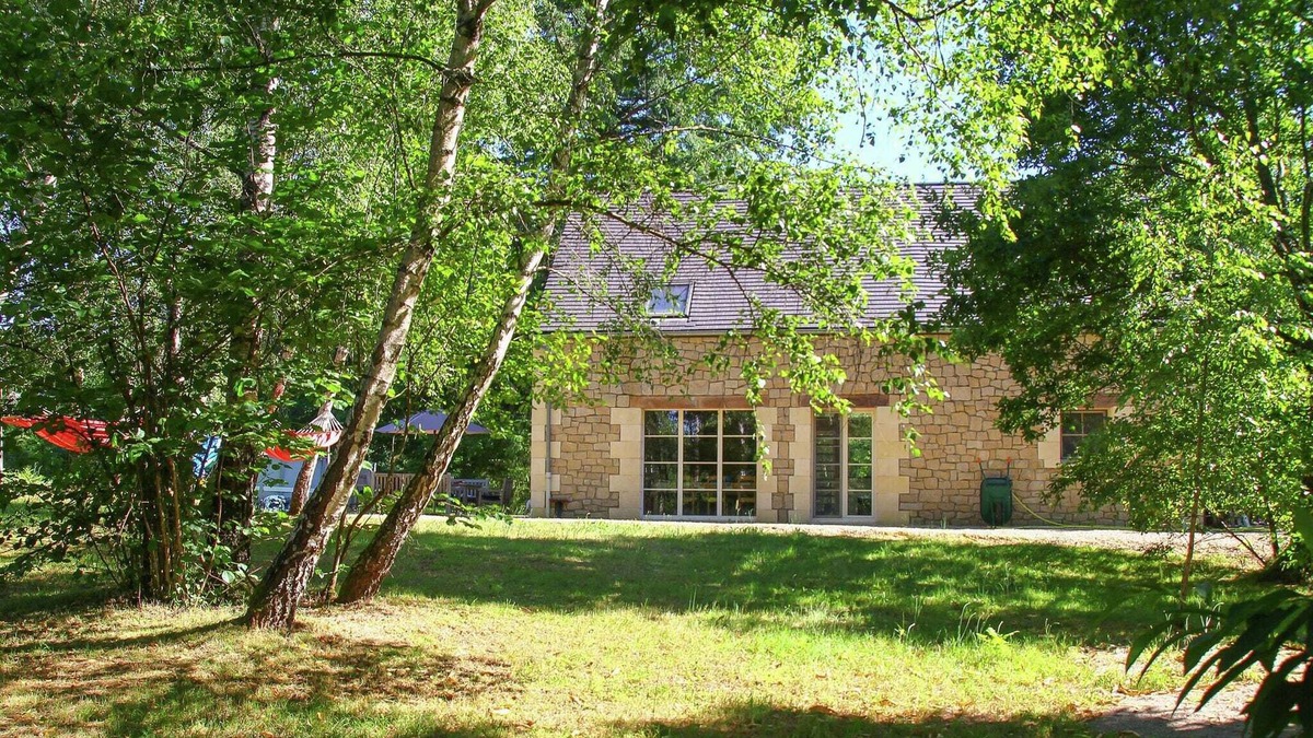 Auriac House | Spacious holiday home with heated pool