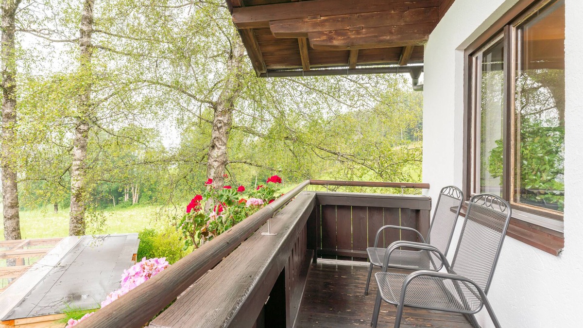 Moosen Apartment | Spacious holiday home, ideal for families with children.