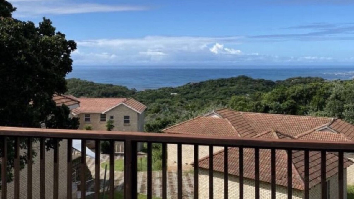 Amatola Coastal House | Spacious Holiday Home with Ocean Views