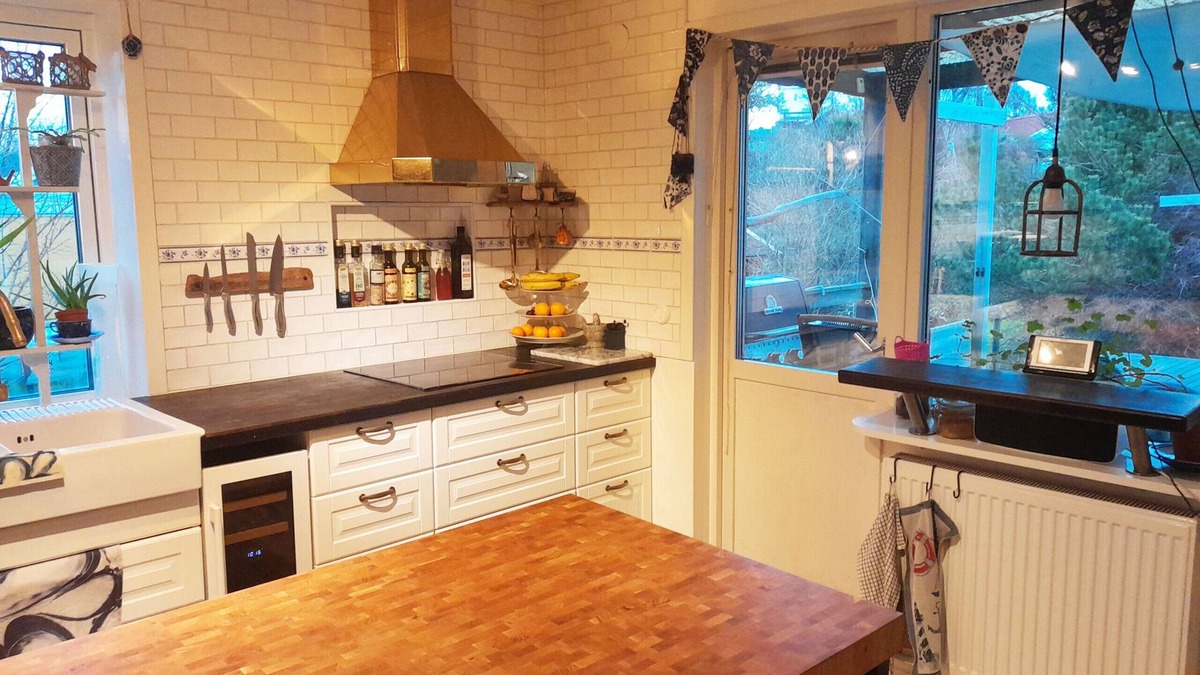 Hono Apartment | Spacious holiday apartment on picturesque Hönö | SE08073