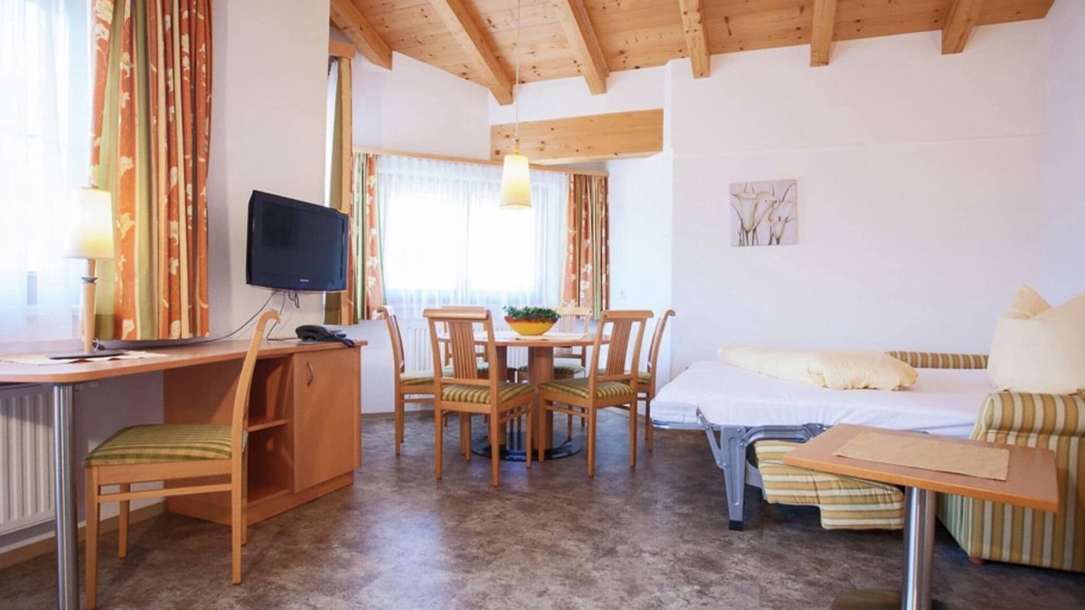 Stumm Apartment | Spacious holiday flat with sauna in Stumm