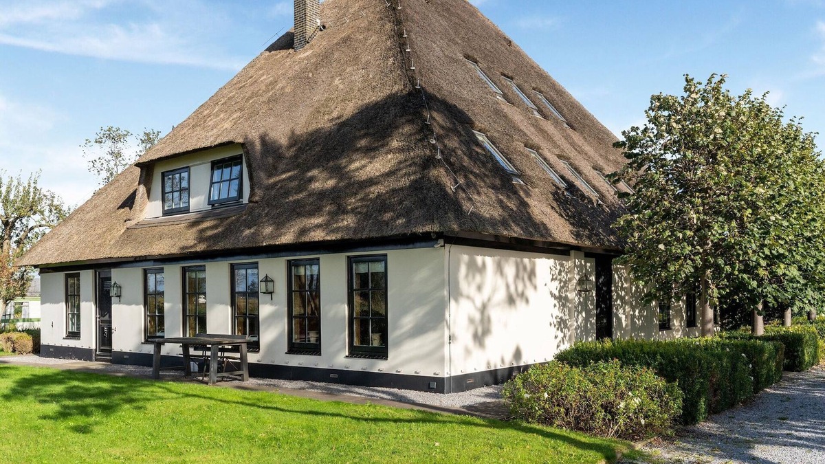 Municipality of Heiloo House | Spacious Holiday home De Pauwenhof
