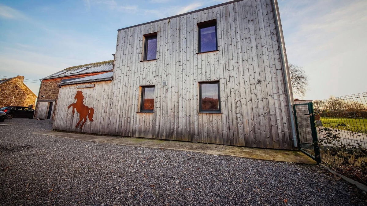 Gesves House | Spacious holiday home in Gesves with garden