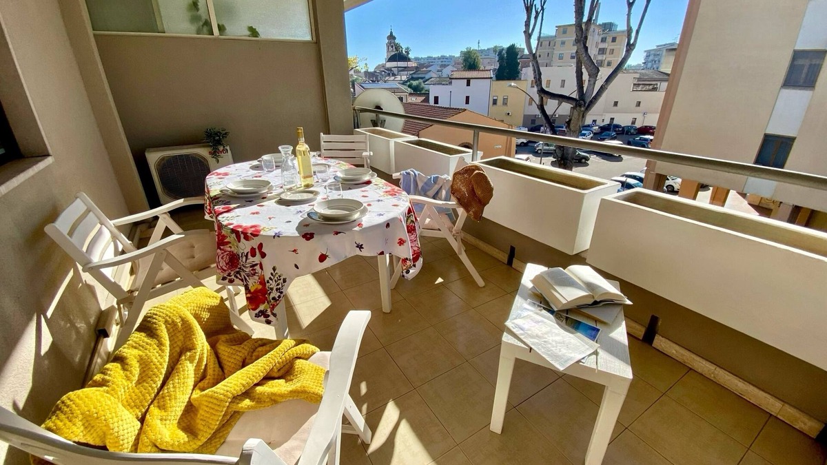 Oristano Apartment | Spacious Holiday Home in the Historic Centre of Oristano for Families