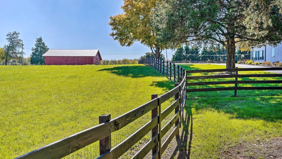 Chickamauga House | Spacious Home + Acreage, 16 Mi to Chattanooga