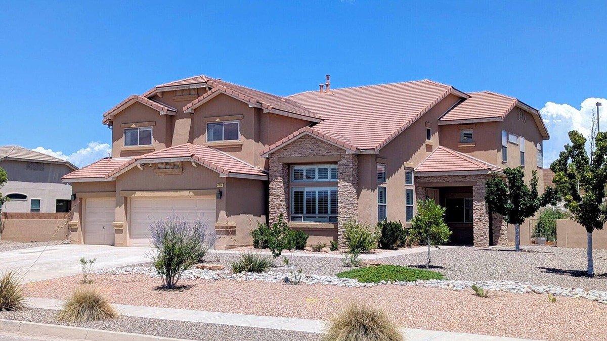 Rio Rancho House | Spacious Home for Balloon Fiesta. Trailer parking.