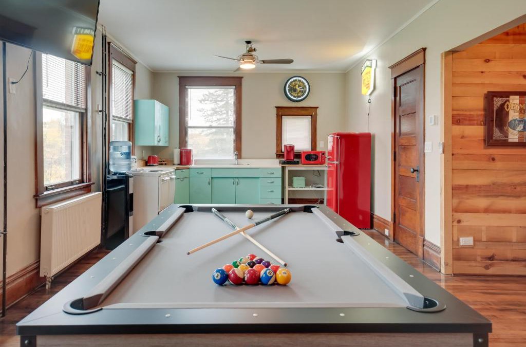 Bessemer House | Spacious Home in Ramsay 9 Smart TVs and Pool Table!