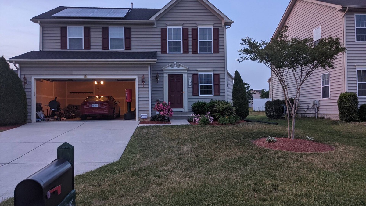 St. Charles House | Spacious Home in the DC suburbs! 30 minutes from DC and the beach!