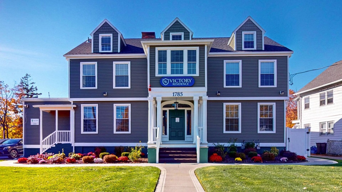 Holyoke House | Spacious home near Interstate 91 & Holyoke Medical Center + free wifi