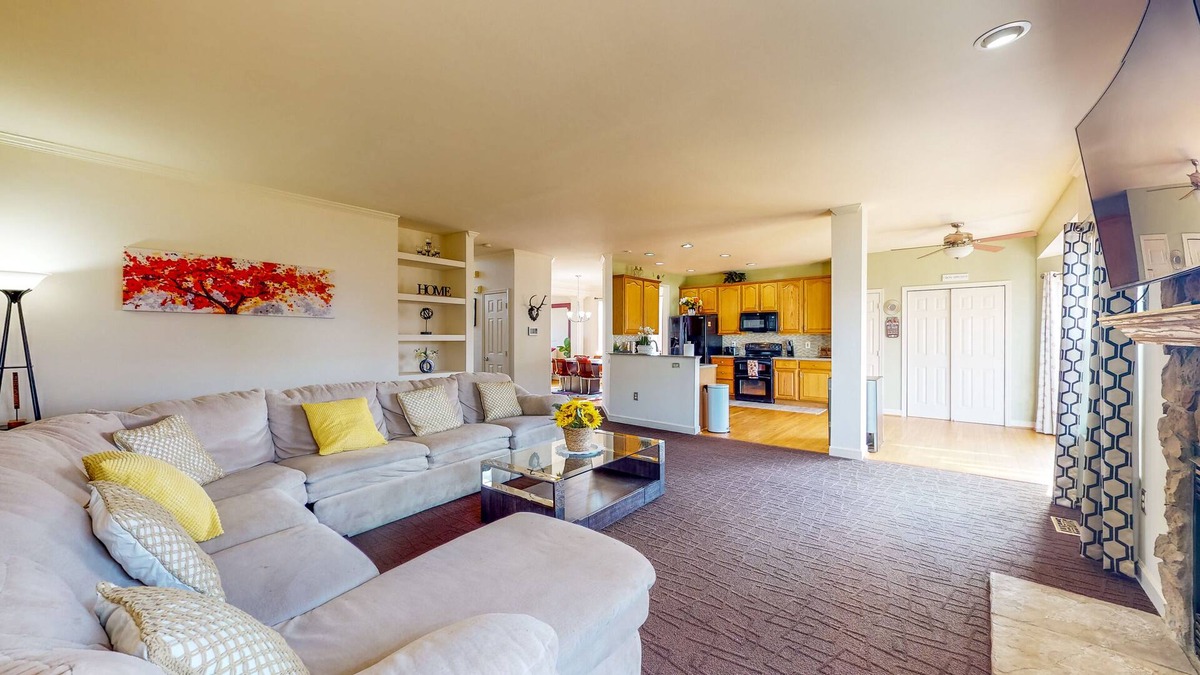 Sykesville House | Spacious home w/ enclosed yard & playground