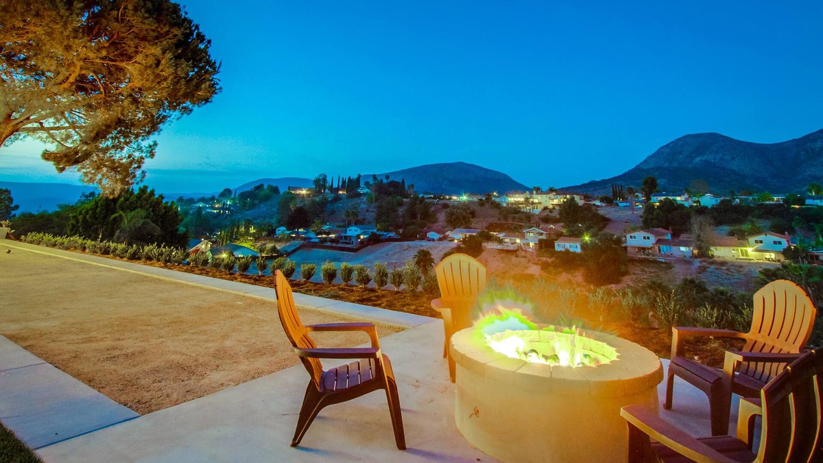 San Carlos House | Spacious home with incredible backyard views