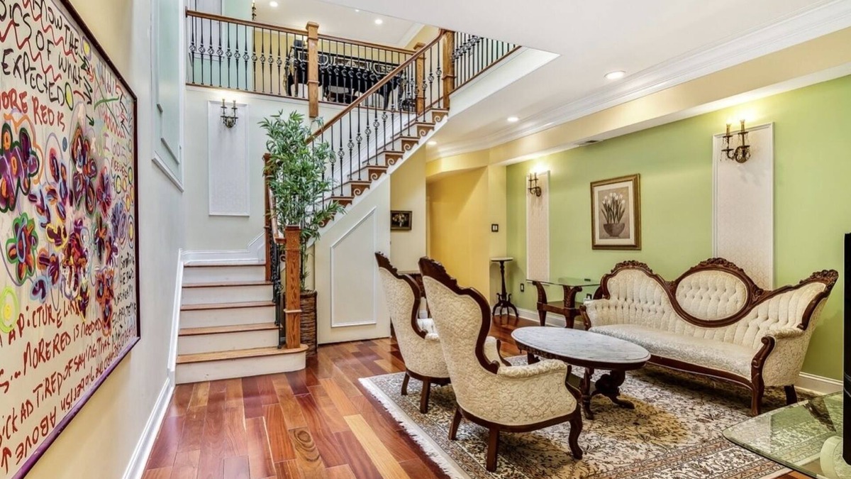 Old City House | Spacious Home with Antique Decor
