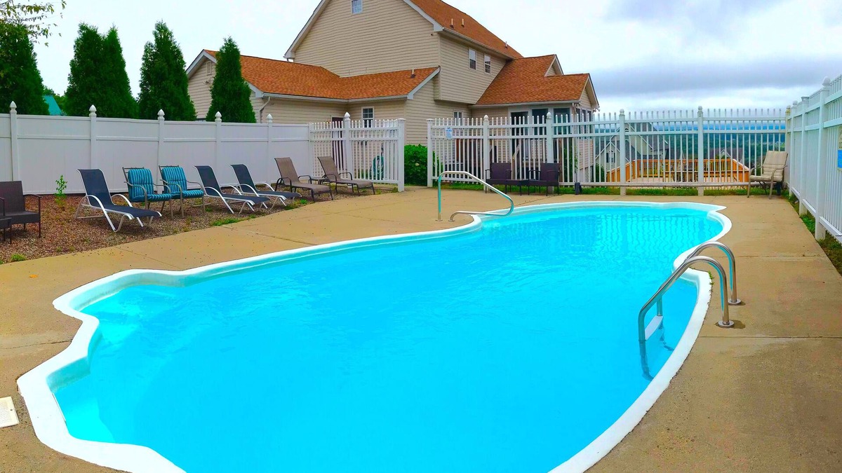 Saylorsburg House | Spacious Home with a Game room, Pool , Sauna, Hot Tub