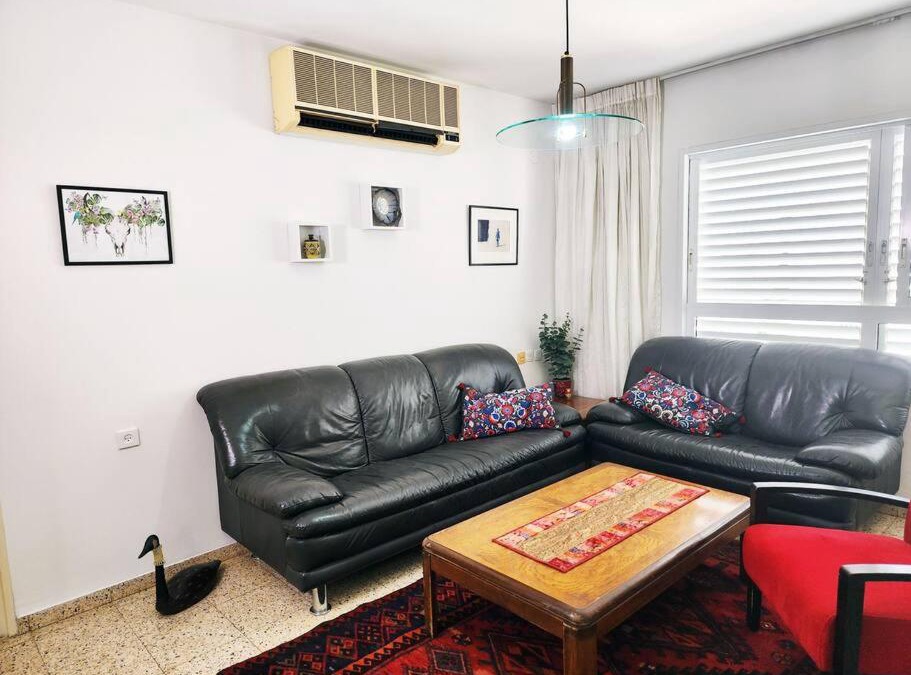 Tel Aviv Apartment | Spacious & Homely Retreat at the Diamond District