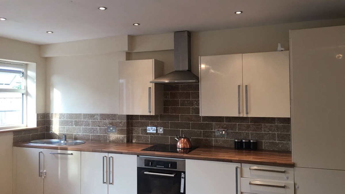 Colyers House | Spacious Homestay London