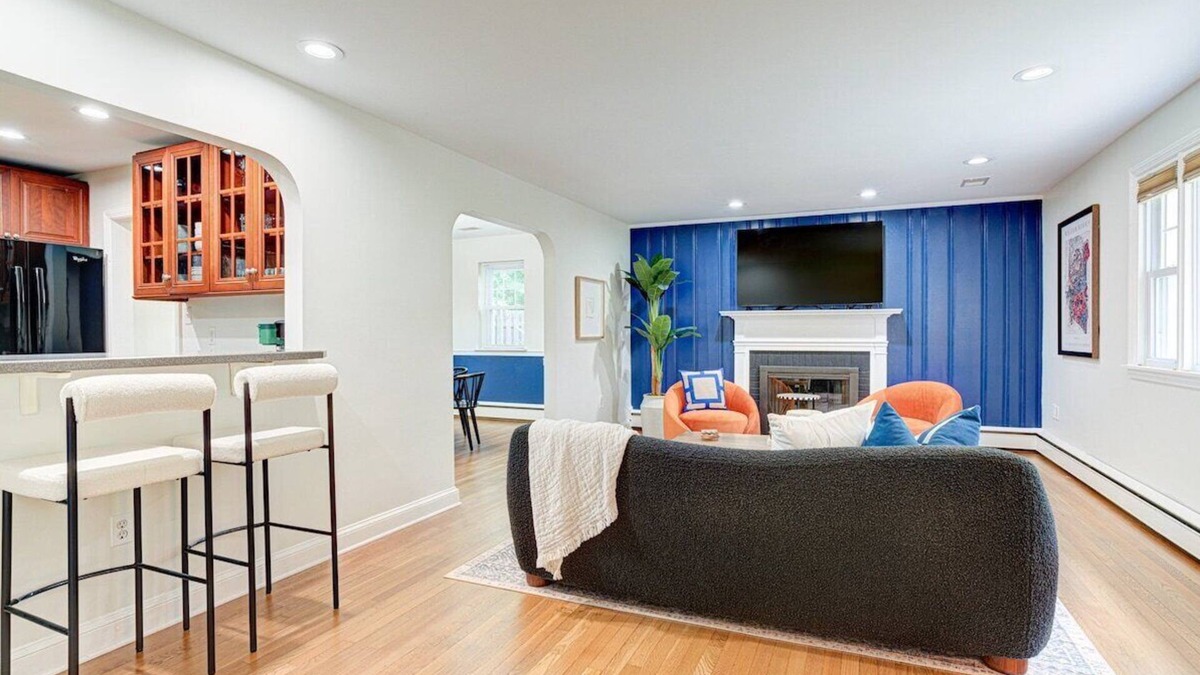 Berwyn House | Spacious House | Berwyn | Patio | Hosted StayRafa