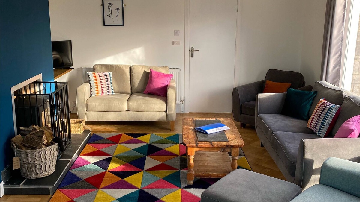 Crynant House | Spacious house close to Rhossili Bay & Wales Coastal Path