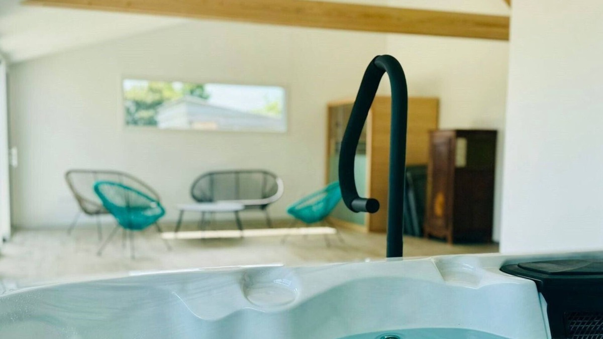 La Roche-sur-Yon Cottage | Spacious House with Spa, Sauna, Near La Roche-sur-Yon & Attractions
