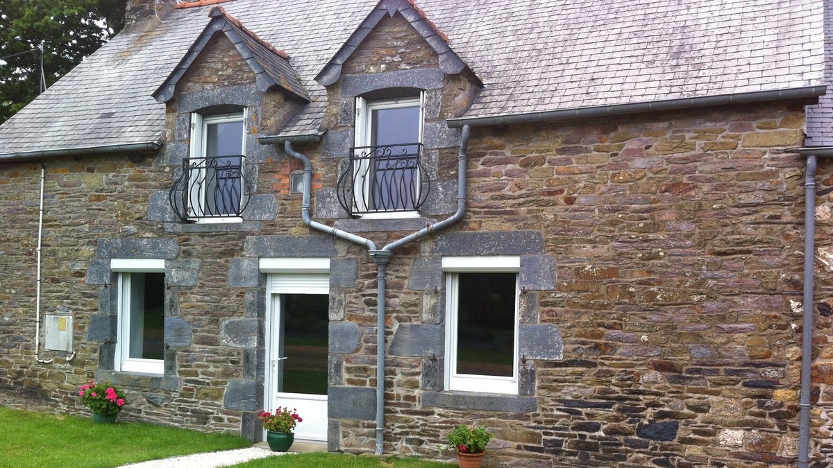 Bruc-sur-Aff Cottage | SPACIOUS HOUSE IN A SUPER QUIET SETTING, AWAY FROM ANY LOOK (Wi-fi)
