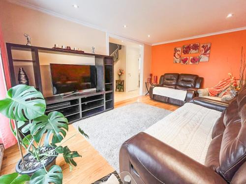 Pointe-aux-Trembles House | Spacious House near Downtown MTL