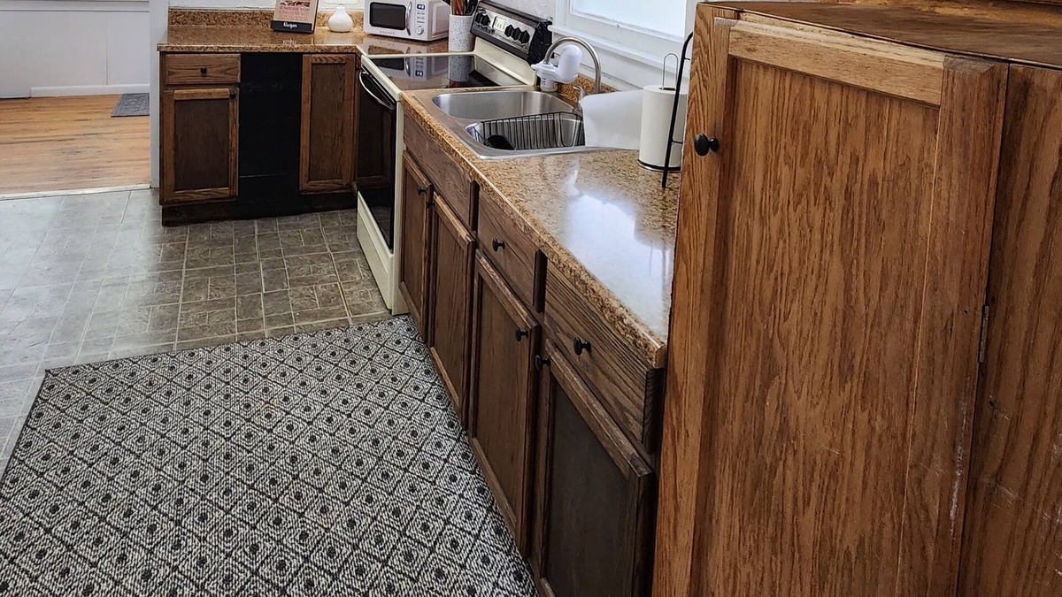 Mount Vernon House | SPACIOUS HOUSE ON 3RD. THREE BEDROOMS TWO BATHS. WASHER DRYER. LARGE YARD