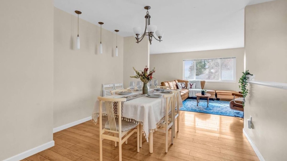 Fraserview House | Spacious house suit for family reunion and vacation