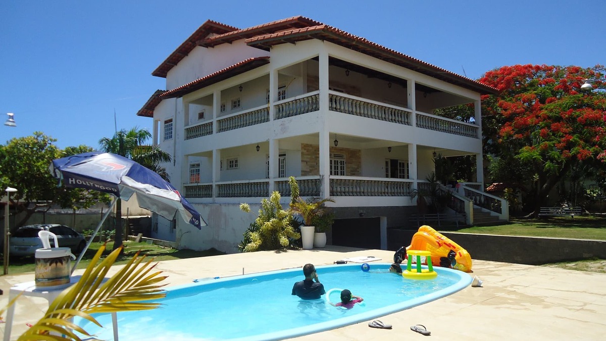 Ipitanga House | Spacious house to gather family and friends, beach, barbecue, pool and green area