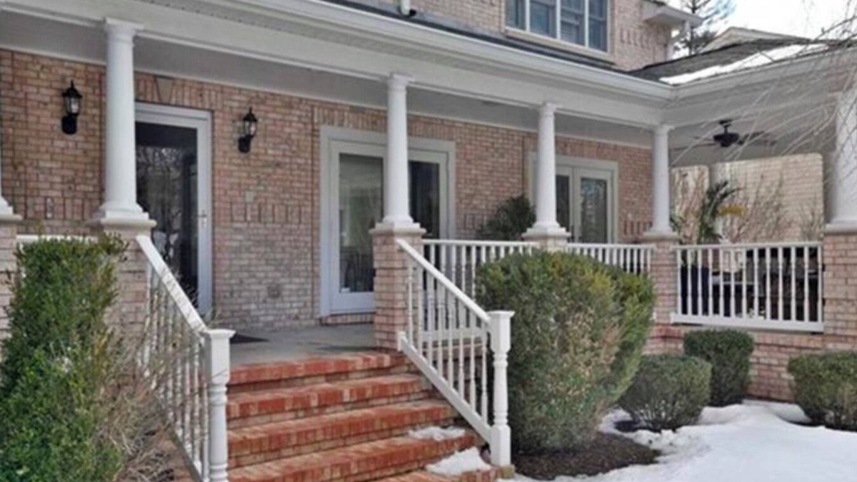 Hillsdale House | Spacious house w/outdoor pool