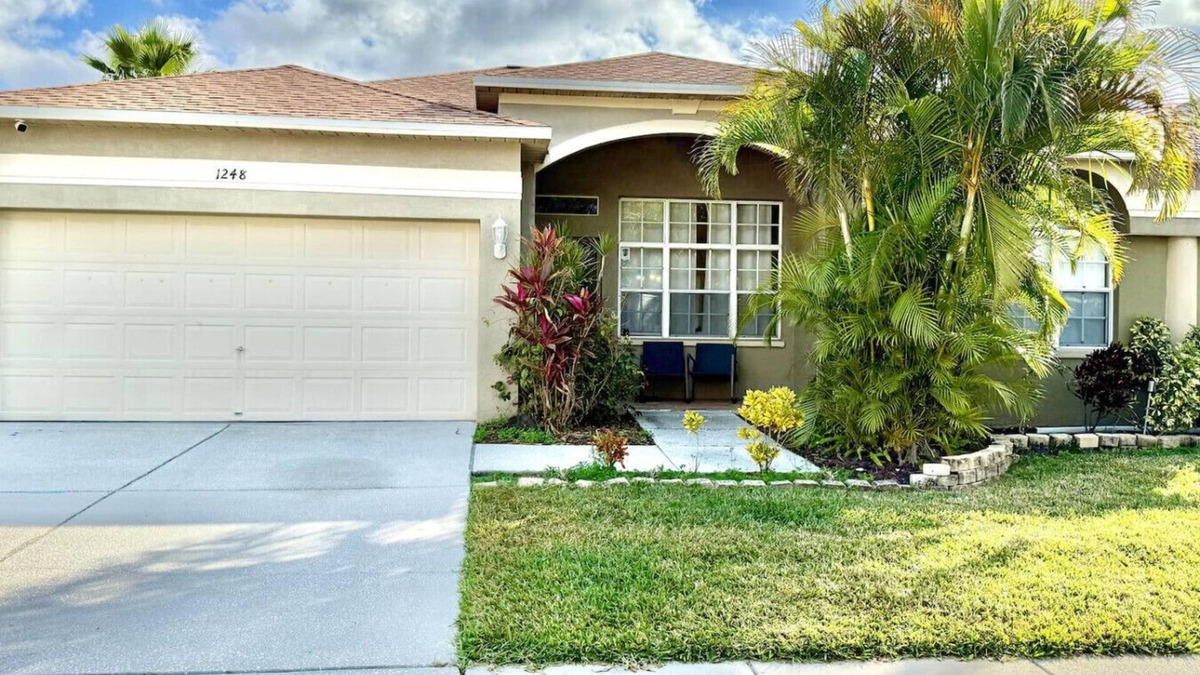 Brandon House | Spacious House w/Pool & Hot Tub near Tampa
