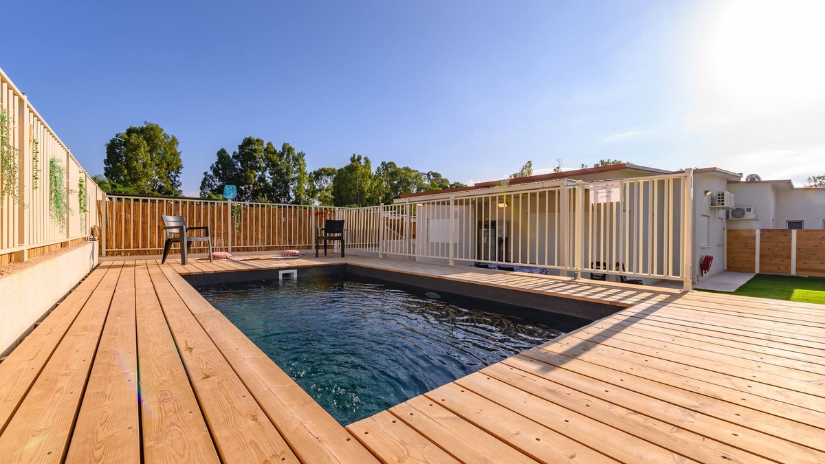 Shadmot Dvora House | Spacious house with a private pool in the Galilee landscape.