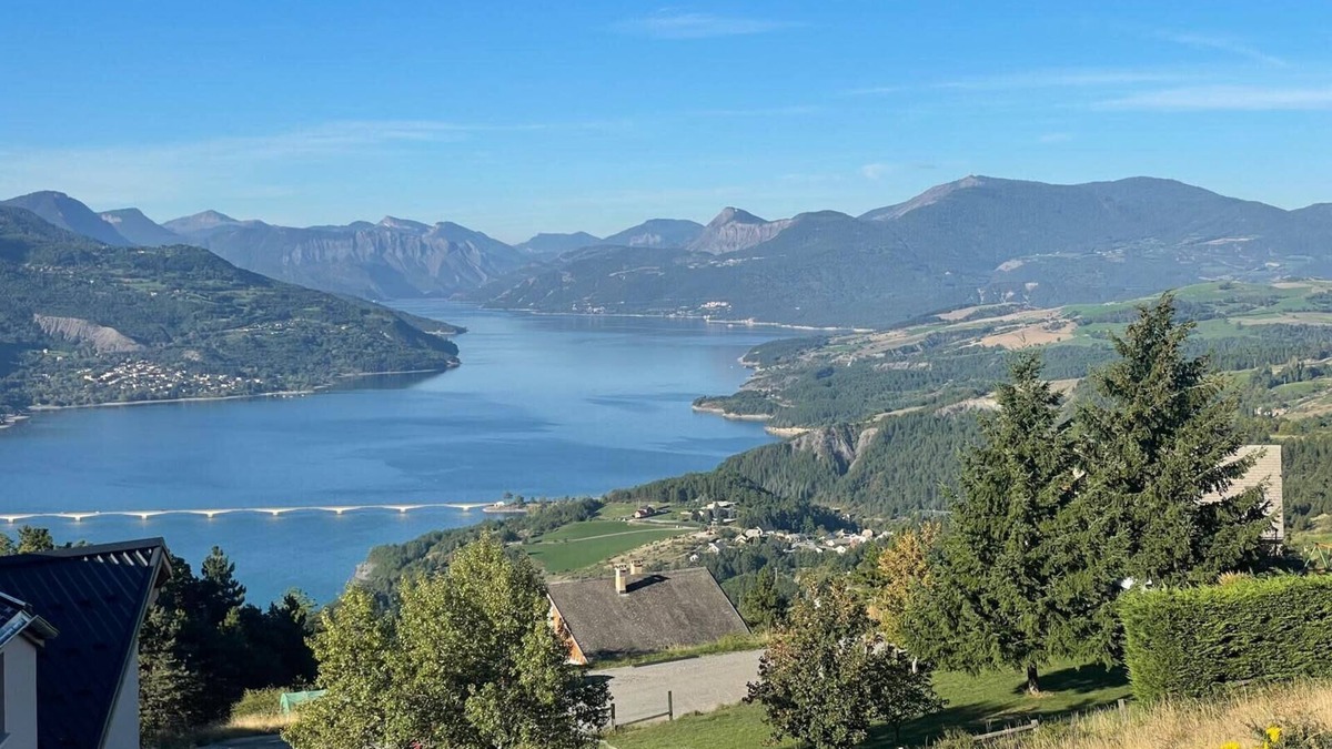 Puy-Sanieres House | Spacious house with stunning views, Puy-Sanières