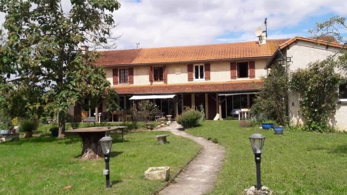 Salles-en-Toulon House | Spacious house with large garden in Valdivienne