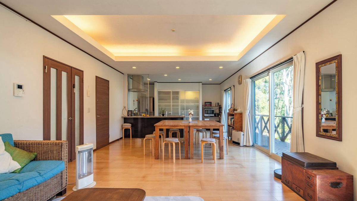 Futo House | Spacious house with garden and log cabin in Izu highlands, 2 hours from Tokyo.