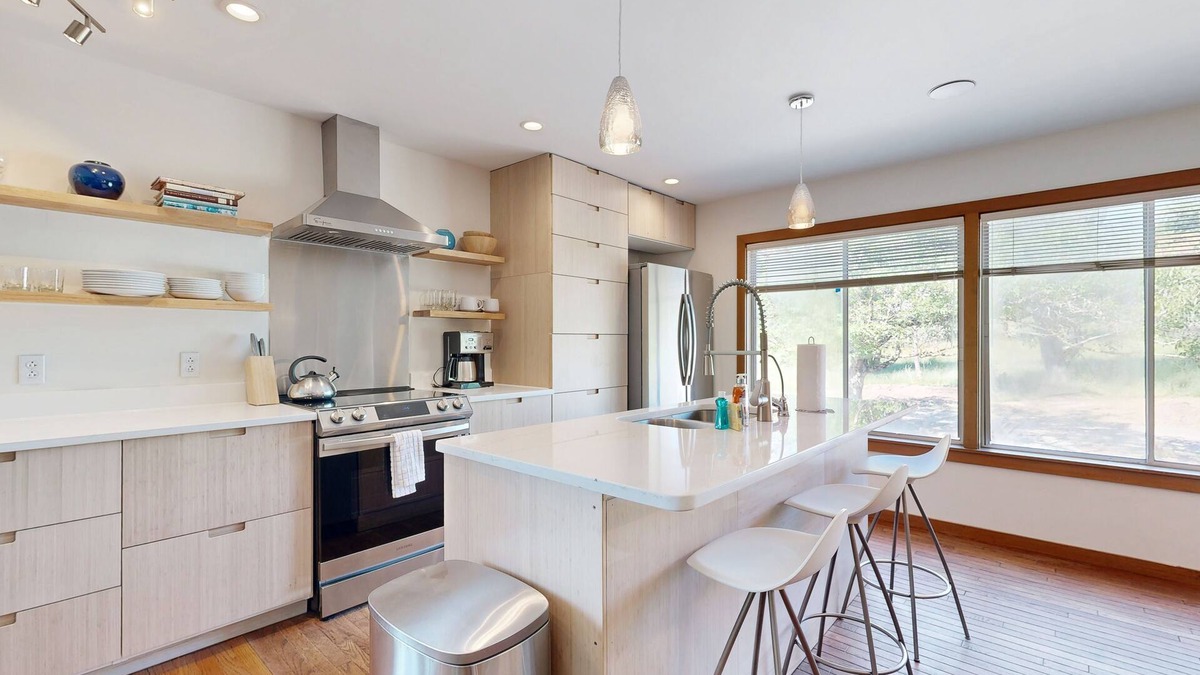 Cushing House | Spacious House with Modern Comforts and Nature's Playground Await