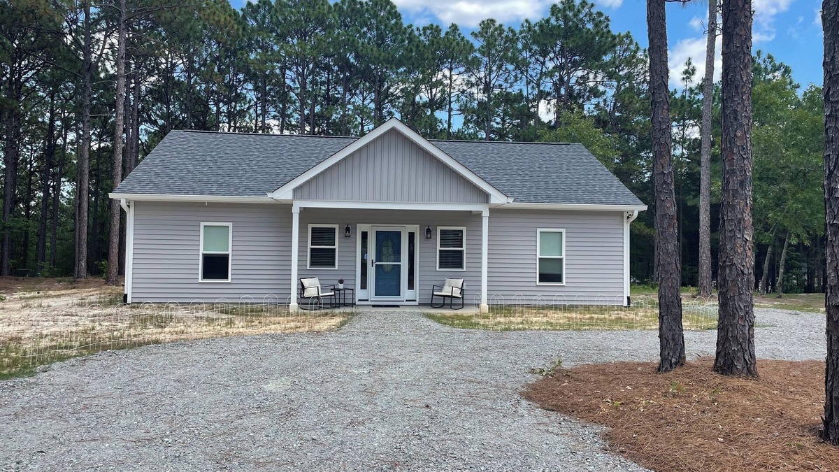 Southern Pines House | Spacious house with pool less than 5 miles from the village of Pinehurst