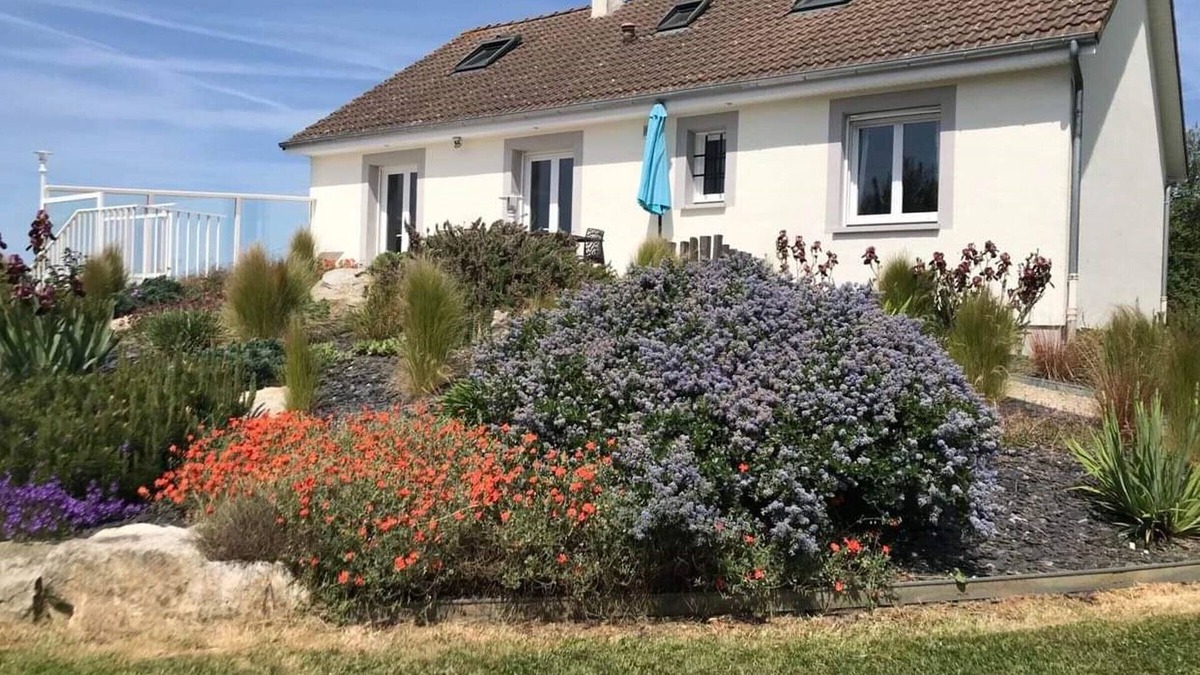 Gratot Cottage | Spacious house with sunny terrace and modern amenities near Agon-Coutainville