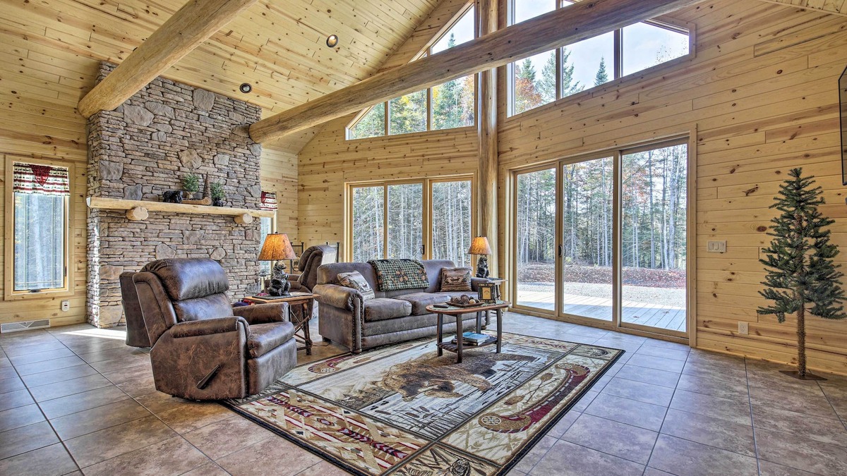 Hurley House | Spacious Hurley Home w/Game Room Near Lakes