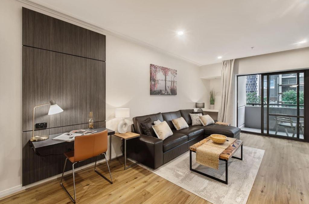 Chinatown Apartment | Spacious Inner-city Stay with King Bed and Balcony