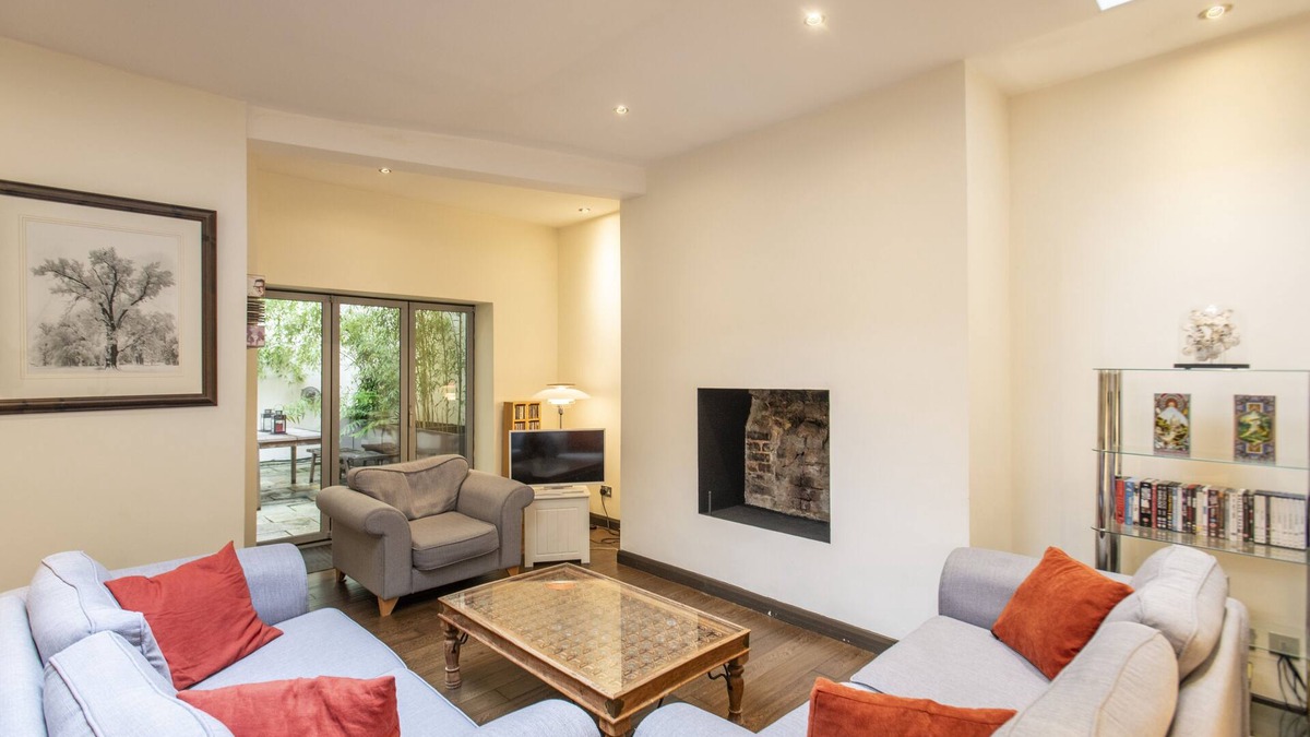 Bayswater Apartment | Spacious interior designed apartment in Central London near Paddington Station