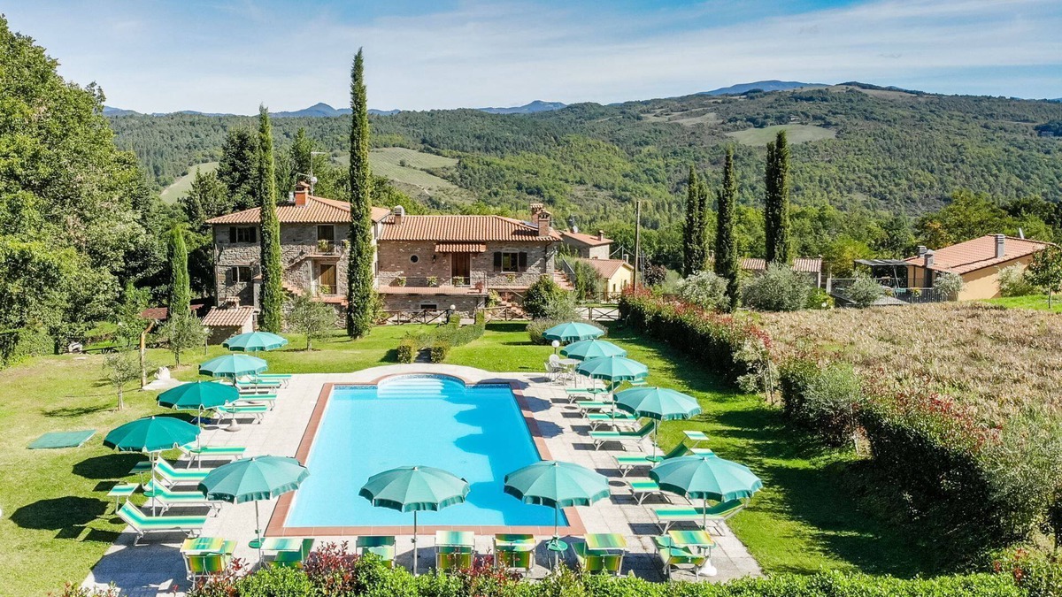 Caprese Michelangelo Villa | Spacious villa with private pool in Tuscany, in the Valtiberina countryside