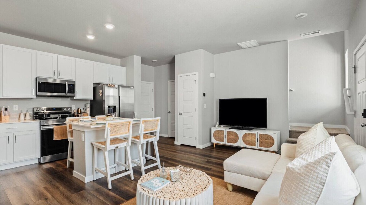 Johnstown House | Spacious Johnstown Townie w Garage